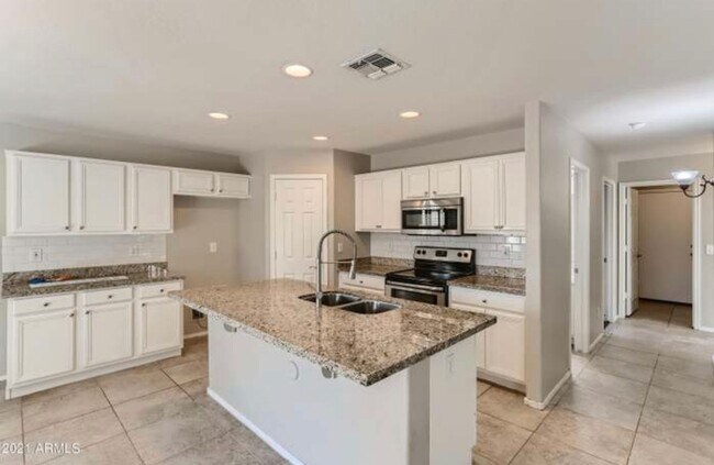 Building Photo - 5908 N CASTANO CT