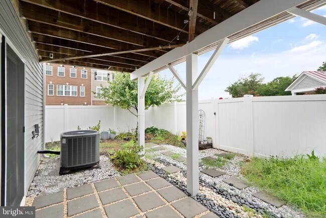 Foto del edificio - 10698 Viewmont Ln