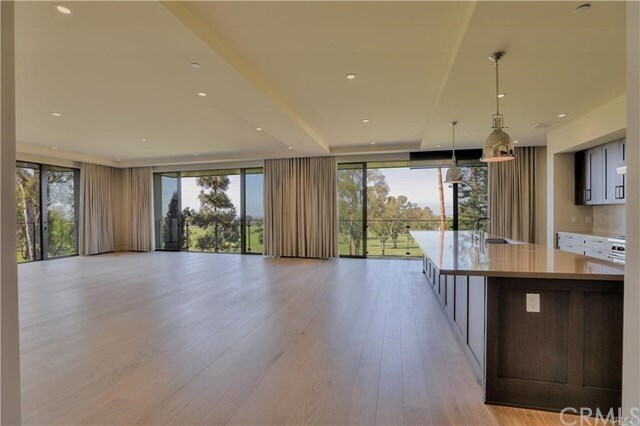 Building Photo - 1121 Santa Barbara Dr