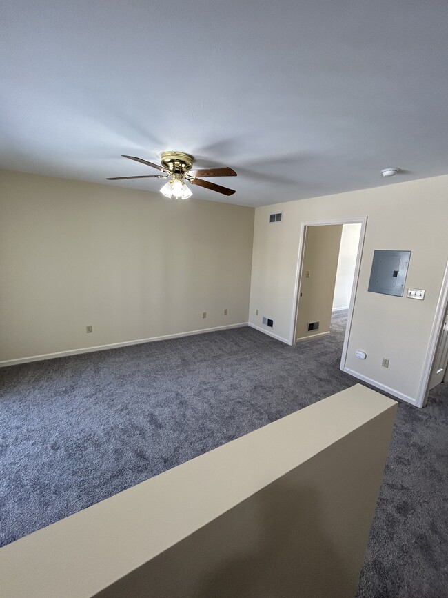 Living Room - Maple Tree Apartments