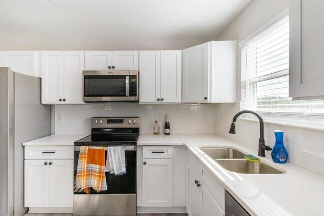 Foto del edificio - 5374 Highview Dr