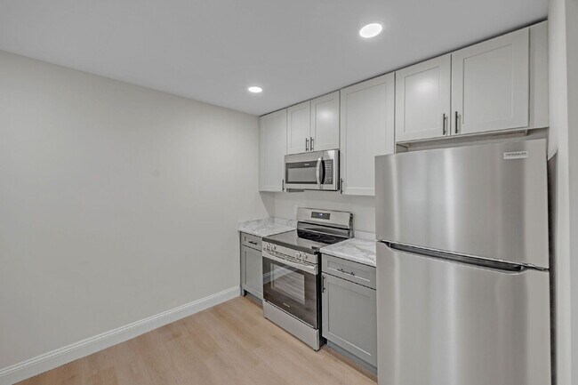 Foto del edificio - Newly renovated and modernized 1BR, 1BA du...