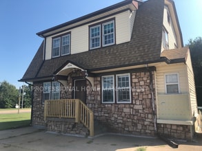 Building Photo - 1204 S Hydraulic Ave
