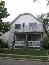 Building Photo - 1117 E Potter Ave
