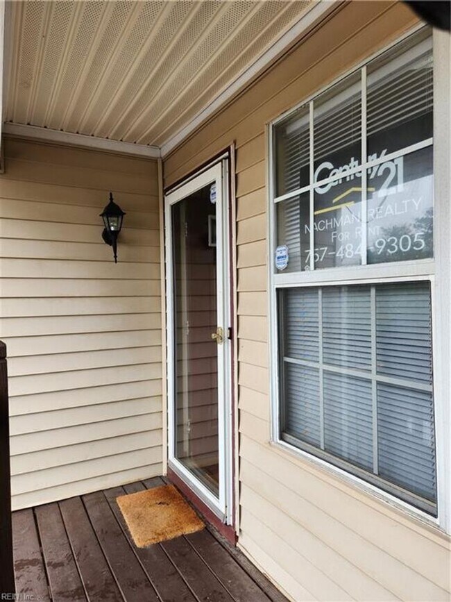 Foto del edificio - 3722 B Towne Point Road, Portsmouth - Avai...