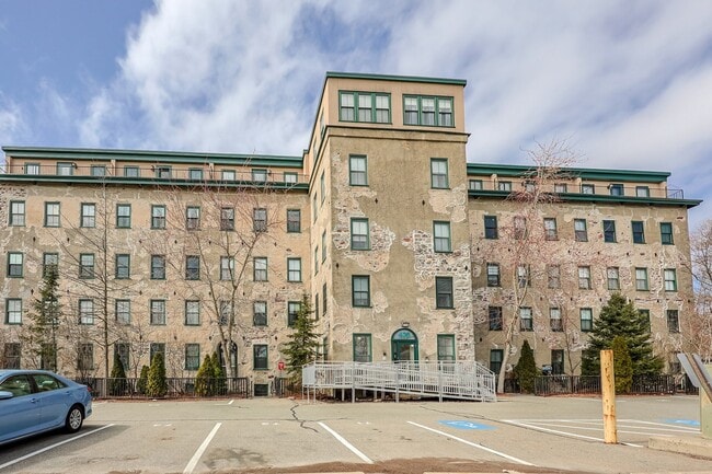 Foto del edificio - 426 Mount Hope St