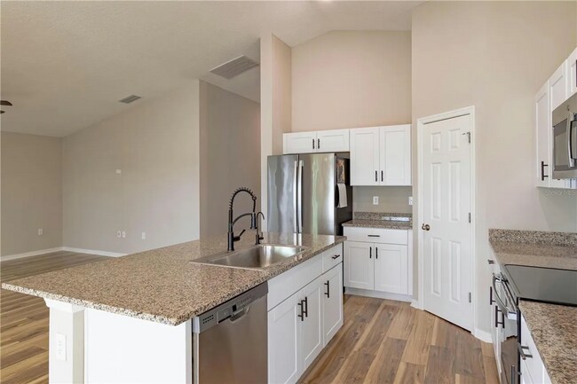 Foto del edificio - Beautiful Southside Lakeland Home! Ready f...