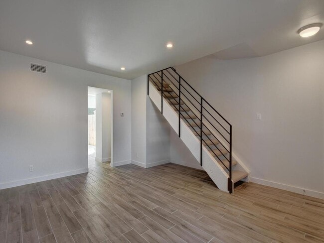 Building Photo - 8812 Dawnridge Cir