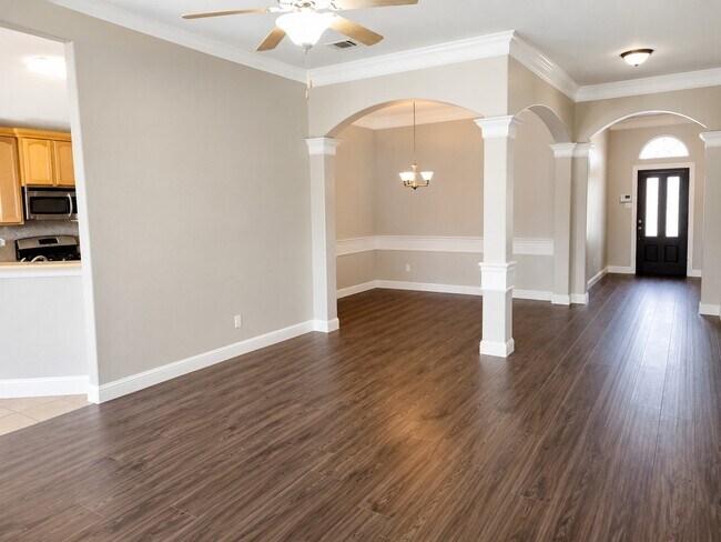 Foto del edificio - 24914 Rosevale Ct