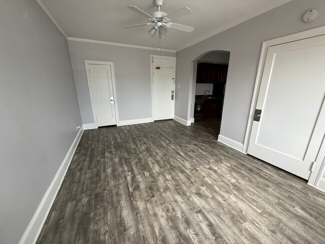 Foto del edificio - 6930 N Greenview Ave