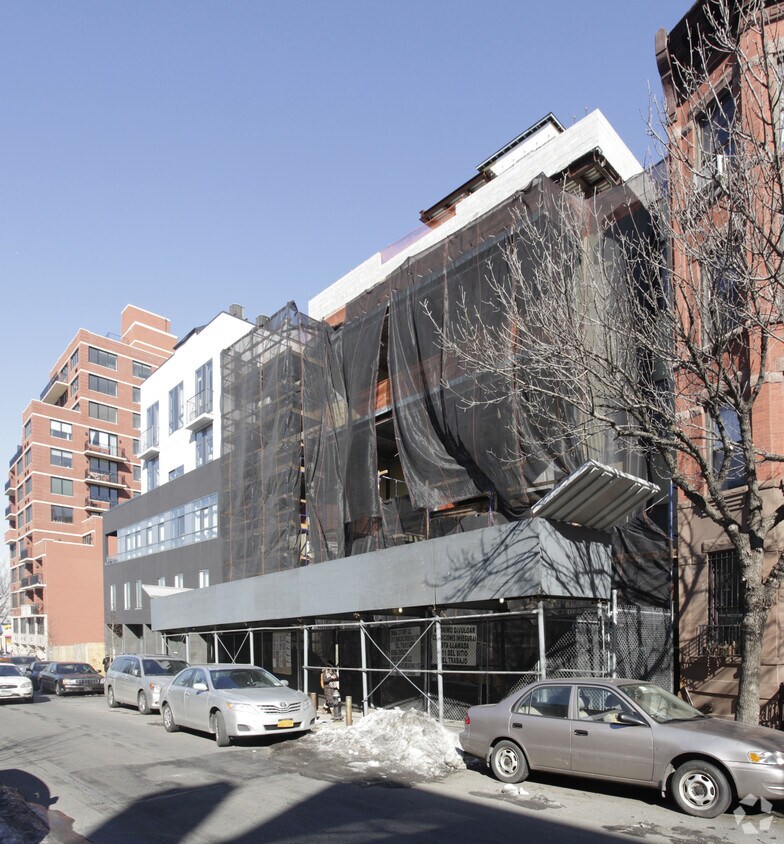 Primary Photo - 277 1st St