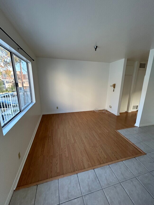 Building Photo - 4451 W 120th St