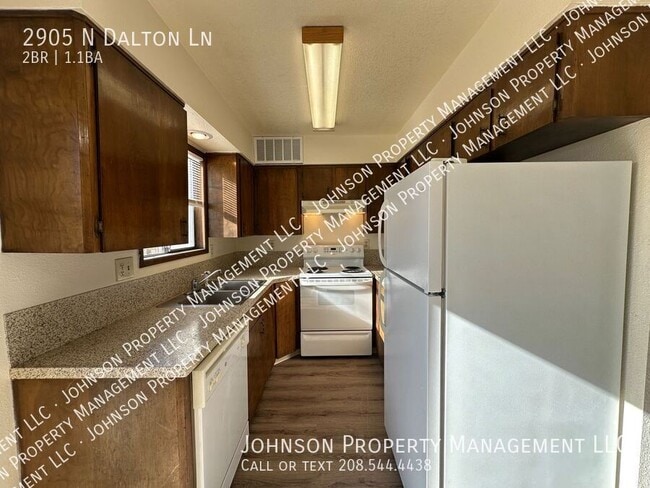 Building Photo - West Boise townhome style unit, two bath, ...