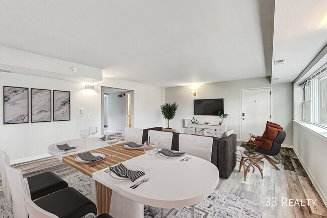 Foto del edificio - Euclid Place Apartments / 2 Bed 2 Bath GRO...