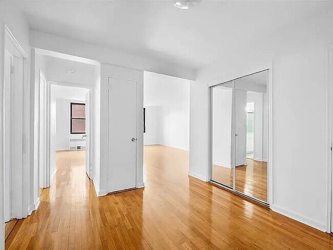 Foto del edificio - 2 West End Ave