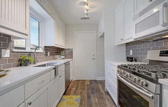Foto del edificio - 3211 Kittyhawk Cove