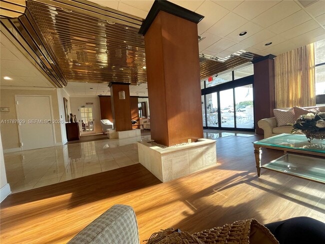 Building Photo - 5047 N Hwy A1A