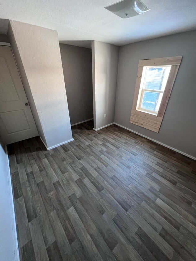 Primary Photo - 2 bed 1 bath house with bonus room