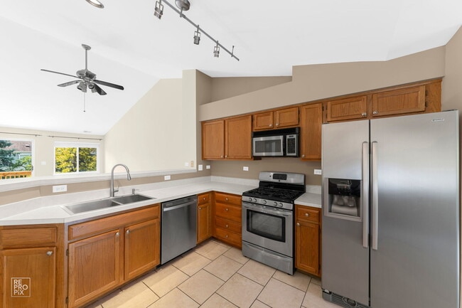 Building Photo - 2751 Odlum Dr