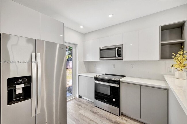 Foto del edificio - 843 SW 20th St