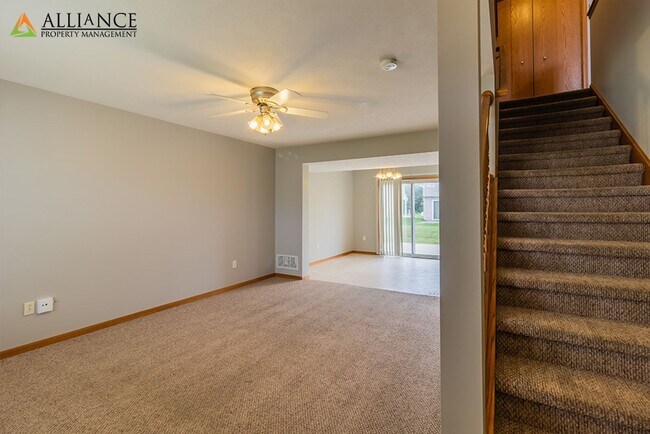 Foto del edificio - Large Duplex!