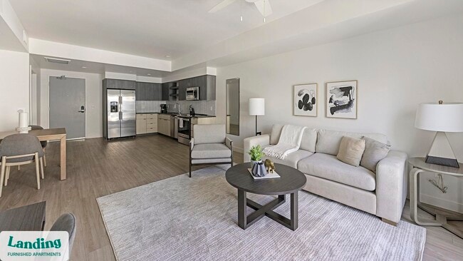 Building Photo - 707 S Farmer Ave