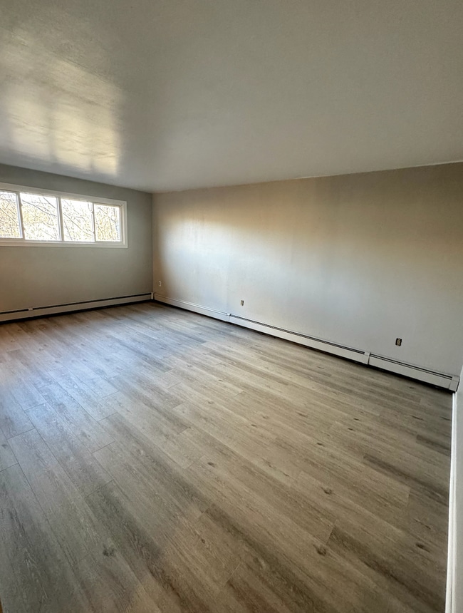 Building Photo - 67 Caledonia Rd