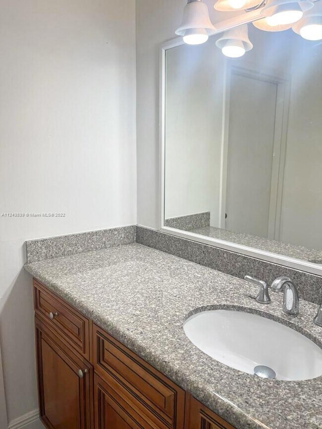 Building Photo - 2501 Brickell Ave