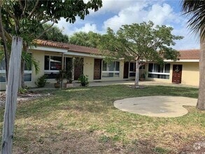 Building Photo - 2809 Middle River Dr