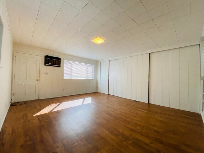 Foto del edificio - 3 bed 2 bath 1 car garage in The Village!