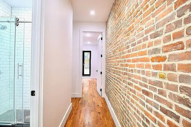 Foto del edificio - 588 Quincy St
