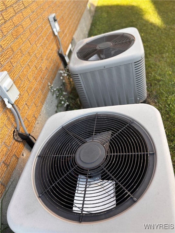 Building Photo - 688 Dick Rd