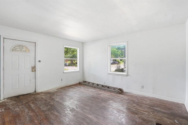 Building Photo - 7827 Rugby Ave