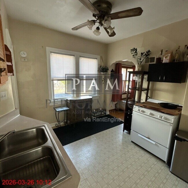 Foto del edificio - 2442 N Bremen St