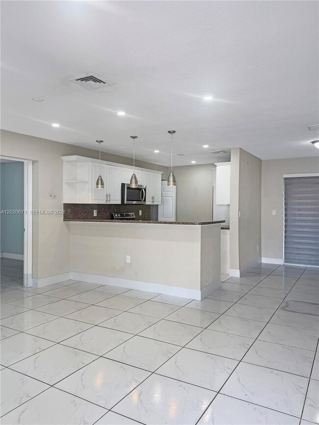 Foto del edificio - 17311 NW 49th Ave