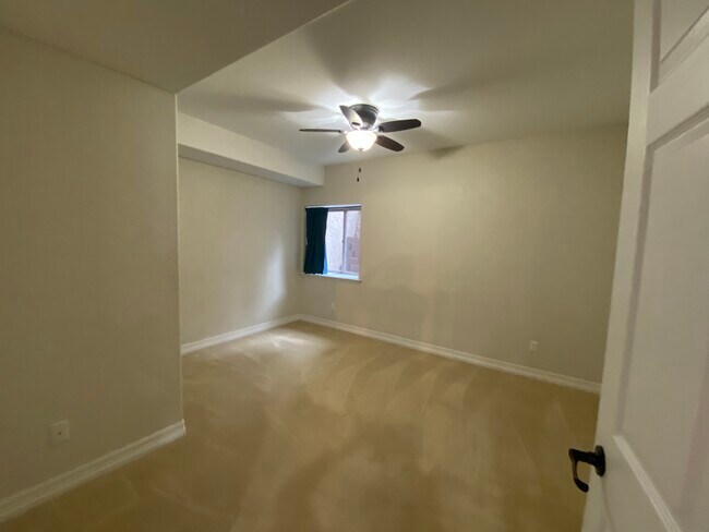 Foto del edificio - 220 Eagle Pines Dr