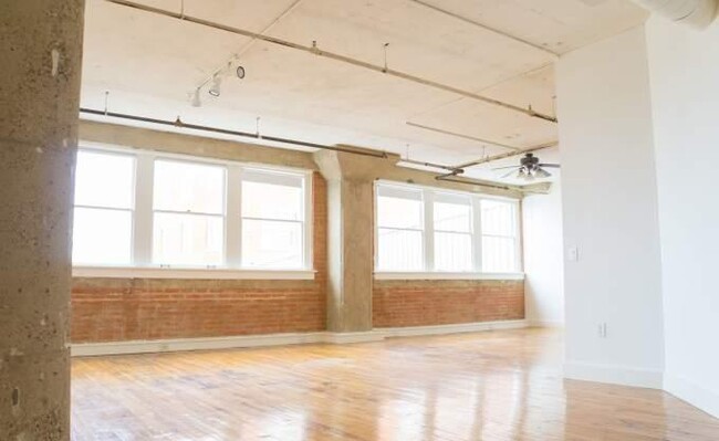 Foto del edificio - 1 bedroom in Dallas TX 75215