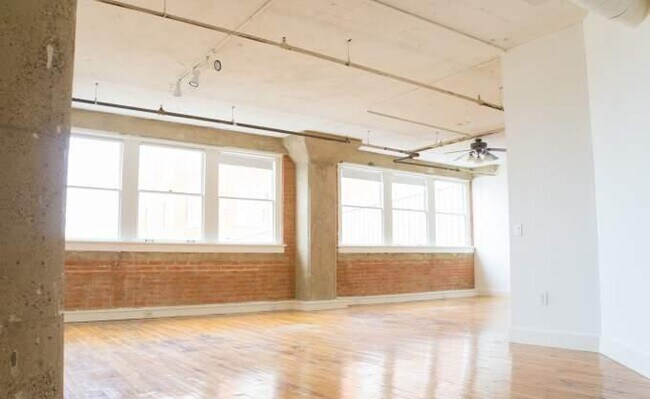 Foto del edificio - 1 bedroom in Dallas TX 75215
