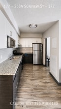 Building Photo - 258A-258A Sunview St