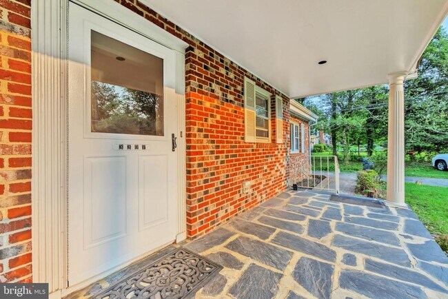 Foto del edificio - 3307 Beechtree Ln