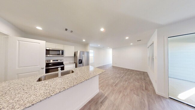 Foto del edificio - 16811 N Marie Vlg Dr