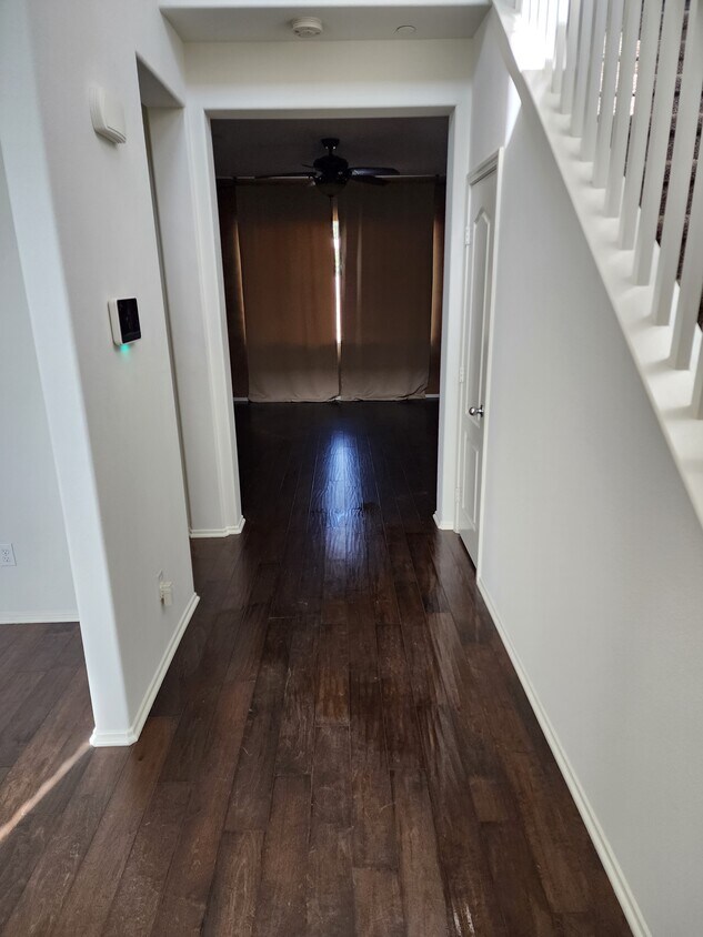 5622 Narrow Ridge Ct, Bakersfield, CA 93313 House Rental in