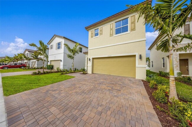 Building Photo - 2448 SE 27th Terrace