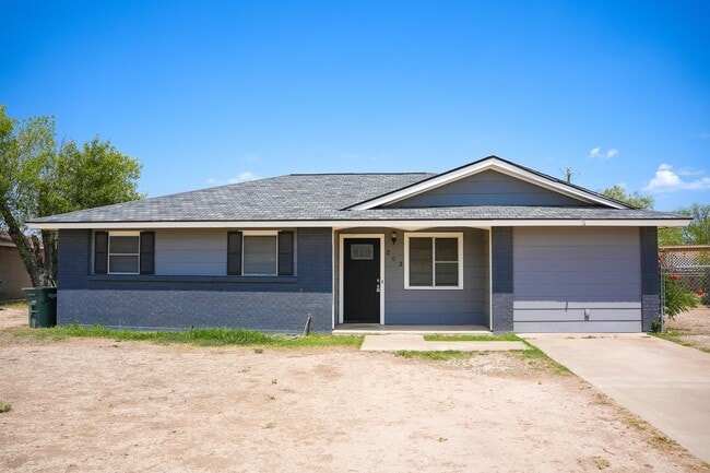 Building Photo - 203 Arroyo Dr
