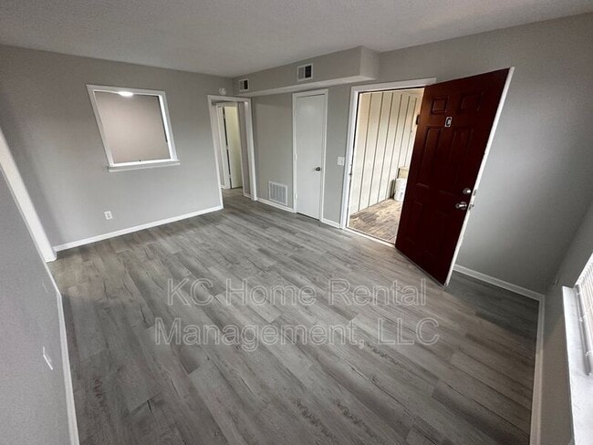 Foto del edificio - 812 Saddlewood St