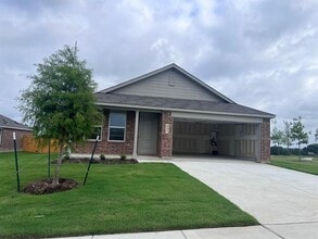 Building Photo - 405 Meadows Ln