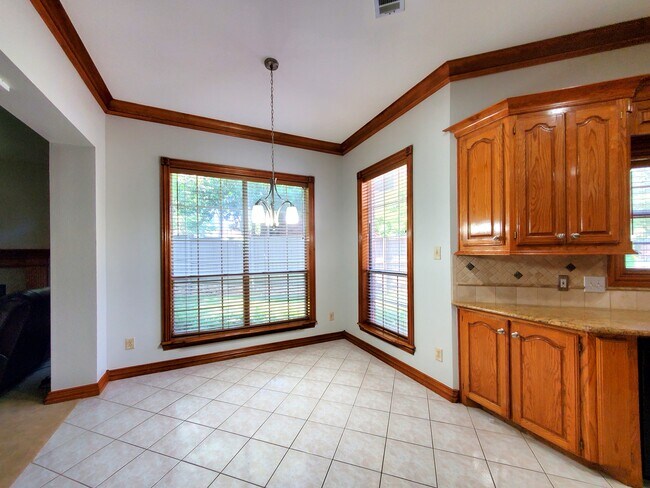Building Photo - 360 Highland Oaks Cir