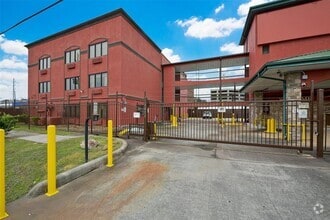 Building Photo - 1025 Swanson St
