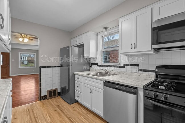 Building Photo - 2104 Lexa Dr