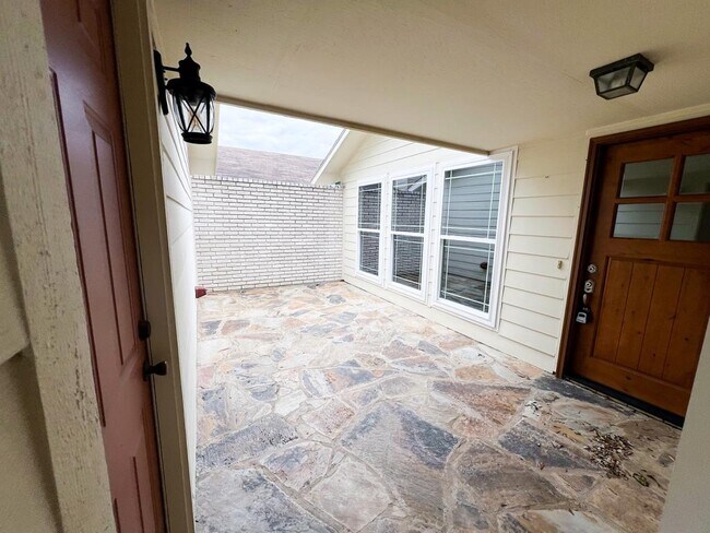 Building Photo - 108 Windward Ct